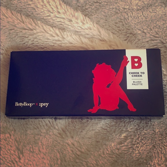 Betty Boop Other - Betty Boop cheek to cheek blush palette